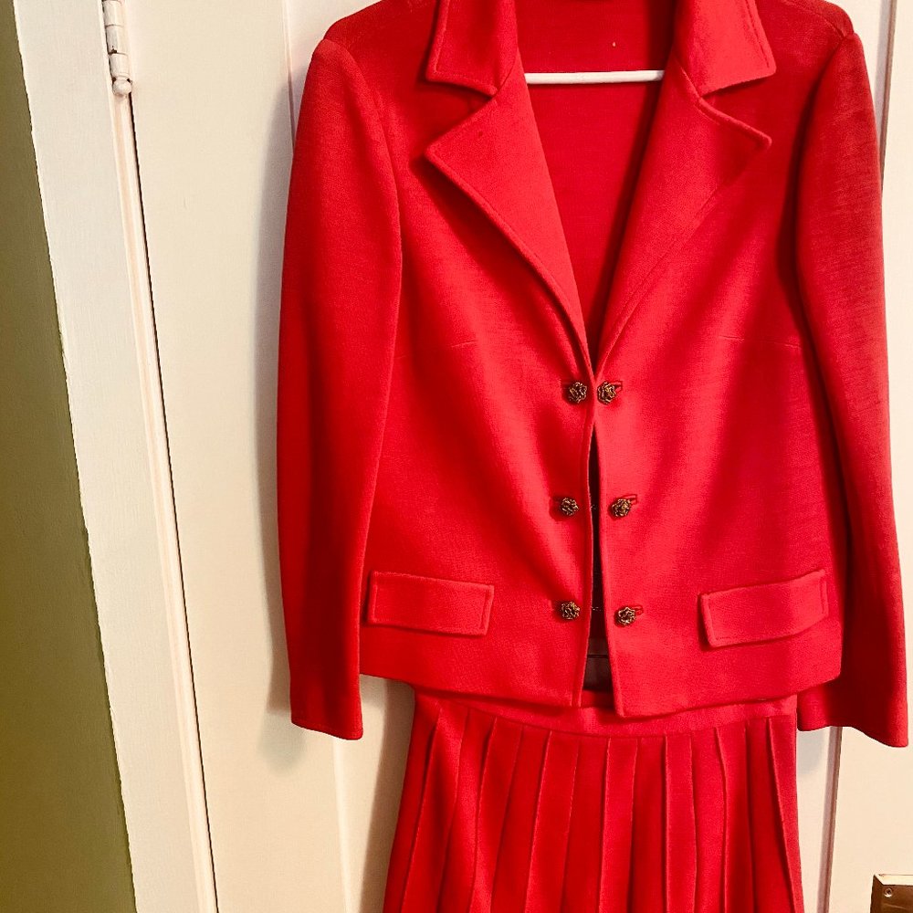 Rare Vintage Gorgeous Butte Knit Red Skirt Suit